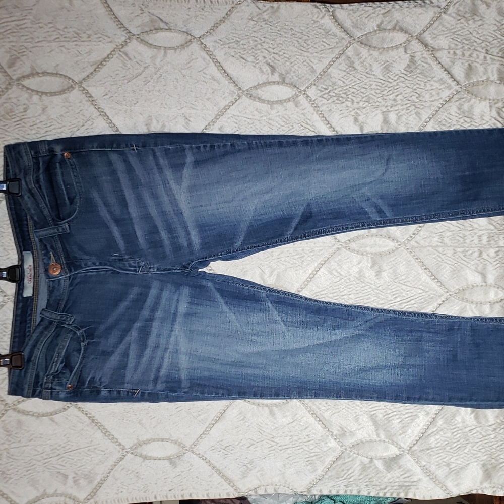 Distressed Whitewash Women's  Jeans.